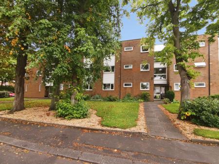 2 bedroom Flat for sale in Eastwood Court, Benton, Newcastle upon Tyne, NE12