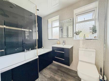 3 bedroom Semi-detached house for sale in Southmead Avenue, Blakelaw, Newcastle upon Tyne, NE5