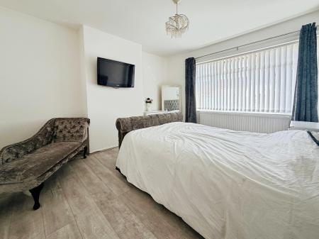 3 bedroom Semi-detached house for sale in Southmead Avenue, Blakelaw, Newcastle upon Tyne, NE5