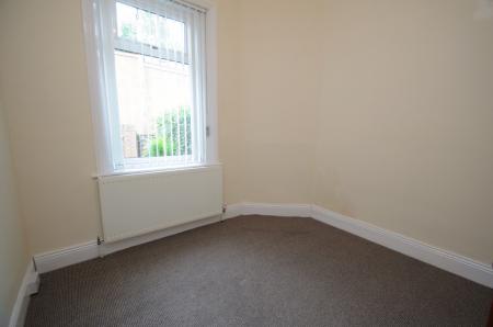 2 bedroom Ground floor flat to let in Hainingwood Terrace, Bill Quay, Gateshead, NE10