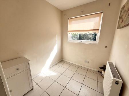 3 bedroom Semi-detached house to let in Braebridge Place, Kenton, Newcastle upon Tyne, NE3