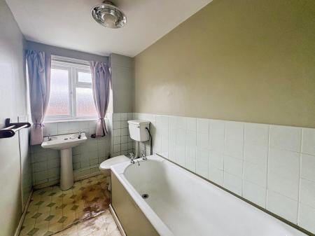 2 bedroom Flat for sale in Avalon Drive, South West Denton, Newcastle upon Tyne, NE15