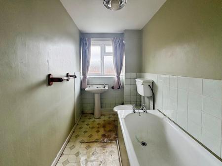 2 bedroom Flat for sale in Avalon Drive, South West Denton, Newcastle upon Tyne, NE15