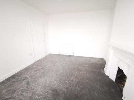 2 bedroom Flat to let in Bensham Crescent, Gateshead, NE8
