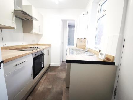 2 bedroom Flat to let in Bensham Crescent, Gateshead, NE8