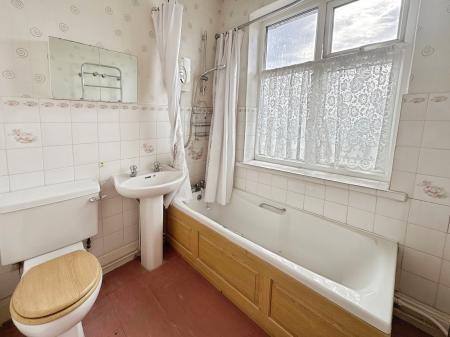 3 bedroom Semi-detached house for sale in Hexham Road, Throckley, Newcastle upon Tyne, NE15