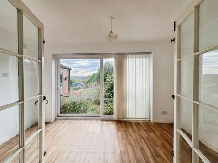 3 bedroom Semi-detached house for sale in Hexham Road, Throckley, Newcastle upon Tyne, NE15