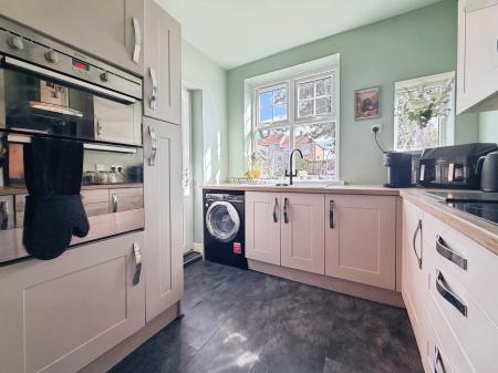 2 bedroom Semi-detached house for sale in Hillside Avenue, South West Denton, Newcastle upon Tyne, NE15