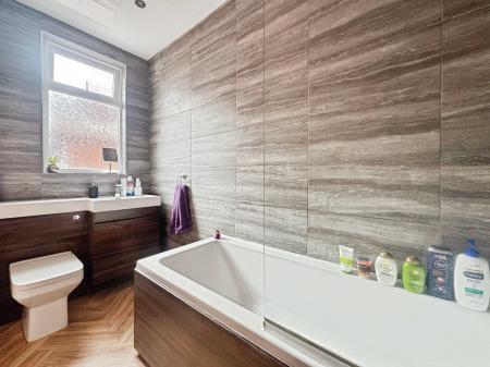 2 bedroom Flat for sale in Balkwell Avenue, North Shields, North Shields, NE29