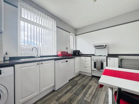 2 bedroom Flat for sale in Balkwell Avenue, North Shields, North Shields, NE29
