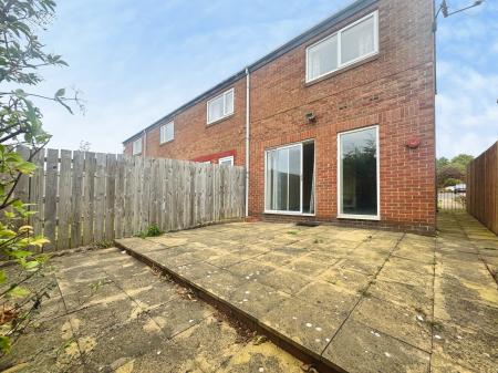 2 bedroom Terraced House for sale in Camerton Place, Wallsend, Wallsend, NE28