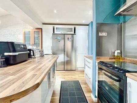 2 bedroom Semi-detached house for sale in Ford Crescent, Shiremoor, NE27