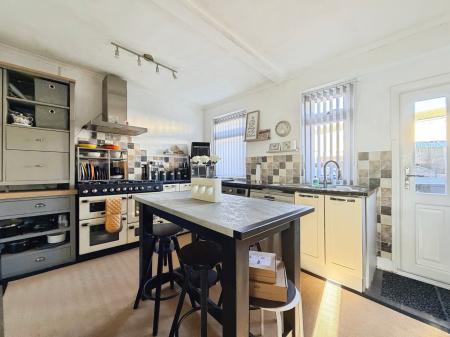 3 bedroom Terraced House for sale in Keswick Grove, Slatyford, Newcastle upon Tyne, NE5