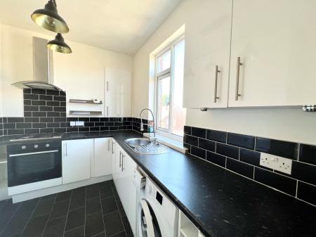 2 bedroom Flat to let in Wallsend Road, North Shields, NE29