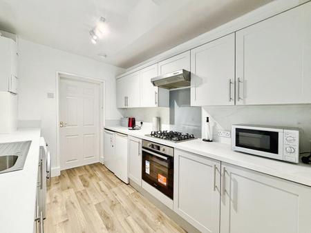 2 bedroom Flat for sale in Oswin Avenue, Forest Hall, Newcastle upon Tyne, NE12