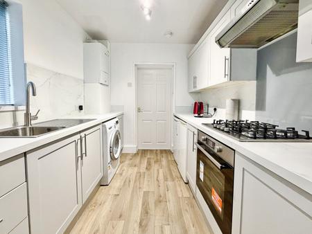 2 bedroom Flat for sale in Oswin Avenue, Forest Hall, Newcastle upon Tyne, NE12