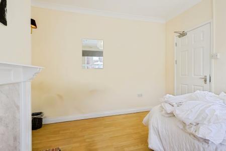 4 bedroom Terraced House for sale in Salisbury Street, Semilong, Northampton, NN2