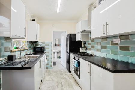 4 bedroom Terraced House for sale in Salisbury Street, Semilong, Northampton, NN2