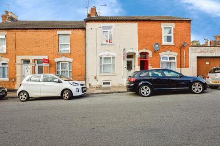 4 bedroom Terraced House for sale in Salisbury Street, Semilong, Northampton, NN2