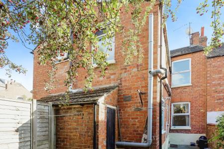 4 bedroom Terraced House for sale in Salisbury Street, Semilong, Northampton, NN2