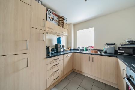 2 bedroom Flat for sale in The Square, Upton, Northampton, NN5