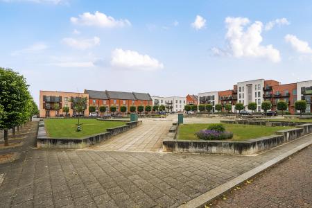 2 bedroom Flat for sale in The Square, Upton, Northampton, NN5