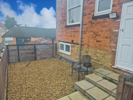 1 bedroom Flat to let in High Street, Thrapston, Kettering, NN14