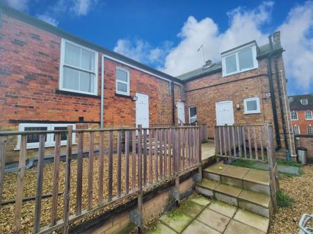 1 bedroom Flat to let in High Street, Thrapston, Kettering, NN14