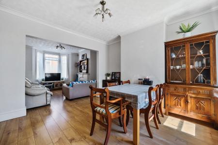 3 bedroom Terraced House for sale in Perry Street, Abington, Northampton, NN1