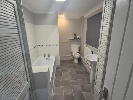 3 bedroom Terraced House to let in Northcote Street, Semilong, Northampton, NN2