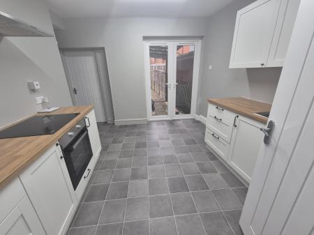 3 bedroom Terraced House to let in Northcote Street, Semilong, Northampton, NN2