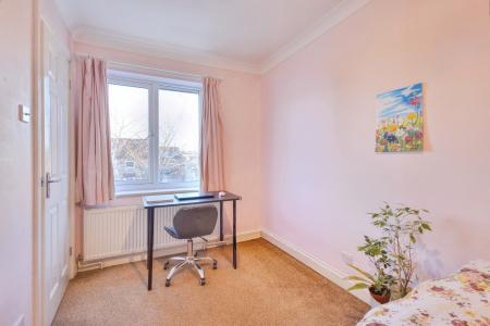 4 bedroom Semi-detached house for sale in Shatterstone, East Hunsbury, Northampton, NN4