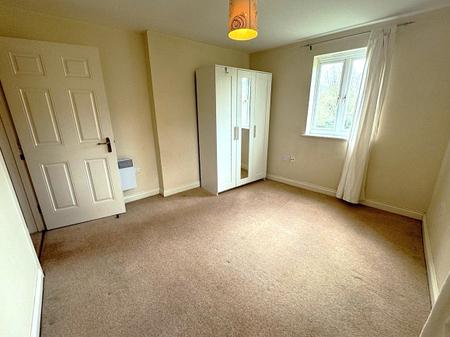 2 bedroom Flat to let in Brook View, Grange Park, NN4