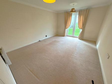 2 bedroom Flat to let in Brook View, Grange Park, NN4