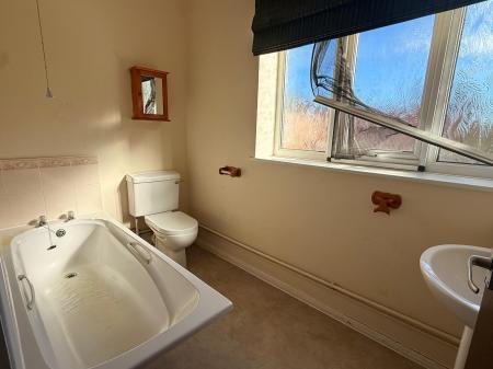 1 bedroom Flat to let in Abington Square, Northampton, NN1