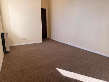 1 bedroom Flat to let in Abington Square, Northampton, NN1