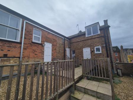 2 bedroom Flat to let in High street, Thrapston, Kettering, NN14