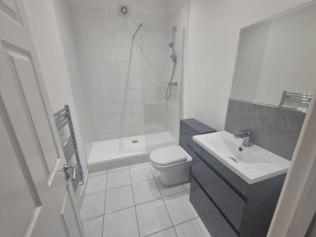 2 bedroom Flat to let in High street, Thrapston, Kettering, NN14