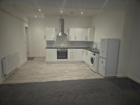 2 bedroom Flat to let in High street, Thrapston, Kettering, NN14