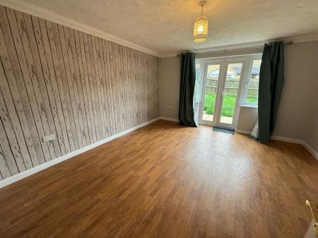 3 bedroom Semi-detached house to let in Bestwood Close, Desborough, NN14