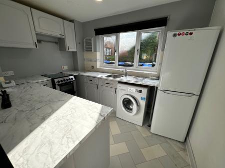 2 bedroom Terraced House to let in Mallard Close, Northampton, NN4