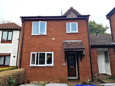 2 bedroom Terraced House to let in Mallard Close, Northampton, NN4