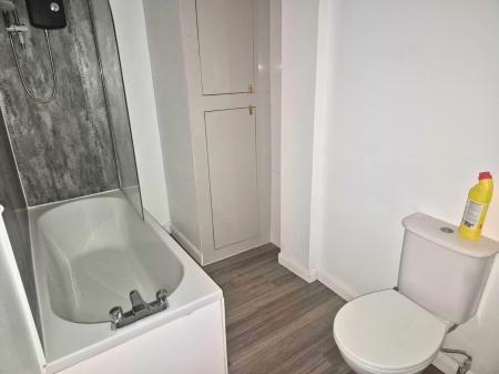 1 bedroom Flat to let in Colwyn Road, Northampton, NN1