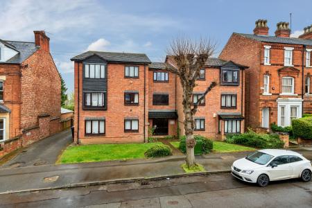 1 bedroom Flat for sale in Castle Street, Wellingborough, NN8