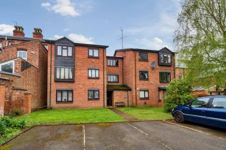 1 bedroom Flat for sale in Castle Street, Wellingborough, NN8