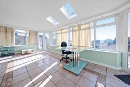 4 bedroom Detached house for sale in Daimler Close, Rectory Farm, Northampton, NN3