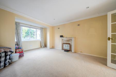 4 bedroom Detached house for sale in Daimler Close, Rectory Farm, Northampton, NN3