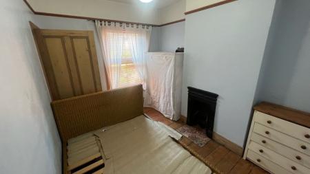 2 bedroom Terraced House to let in Manfield Road, Abington, Northampton, NN1