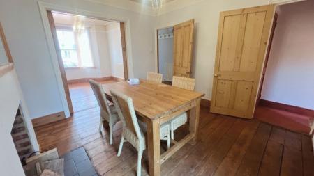 2 bedroom Terraced House to let in Manfield Road, Abington, Northampton, NN1