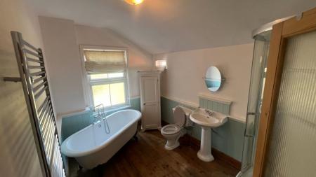 2 bedroom Terraced House to let in Manfield Road, Abington, Northampton, NN1